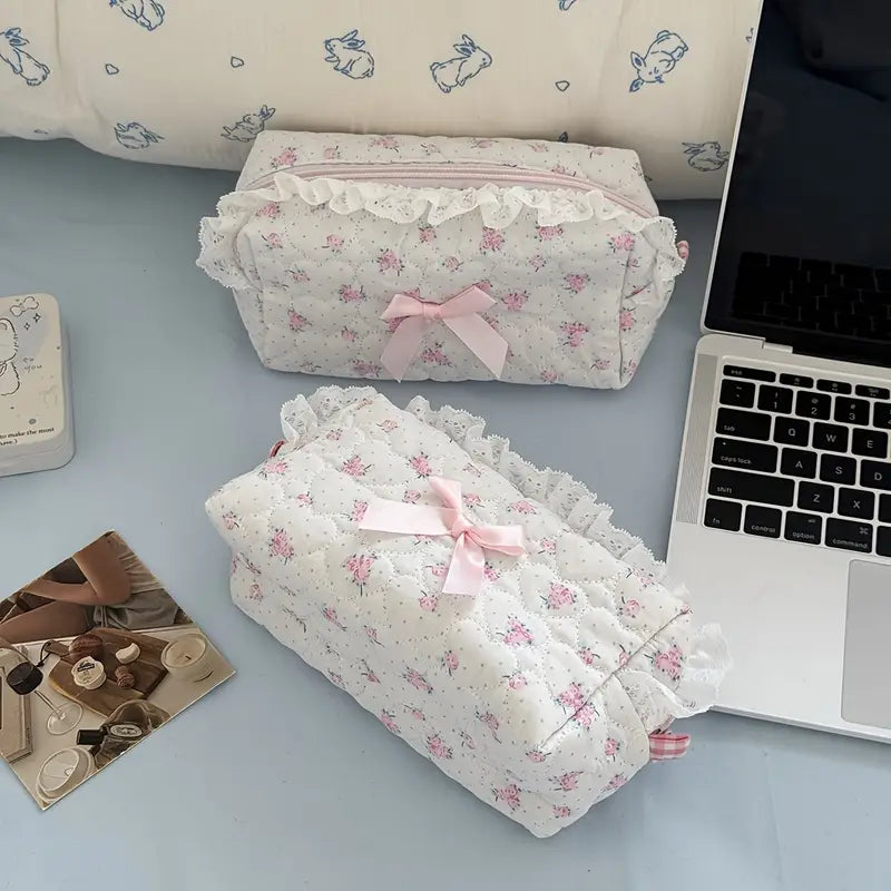 FLORAL COQUETTE MAKE-UP POUCH