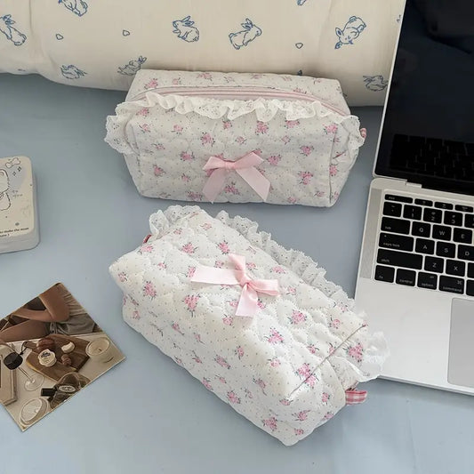 FLORAL COQUETTE MAKE-UP POUCH